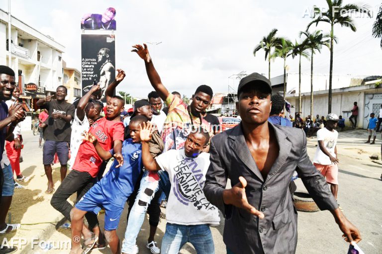 Des milliers de fans réunis à Abidjan un an après la mort de DJ Arafat