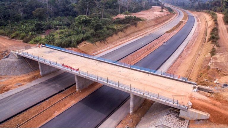 Infrastructures routières: Le coût des 60 premiers kilomètres de l’autoroute Yaoundé-Douala passe de 338,7 milliards de FCFA à 423, 6 milliards de FCFA