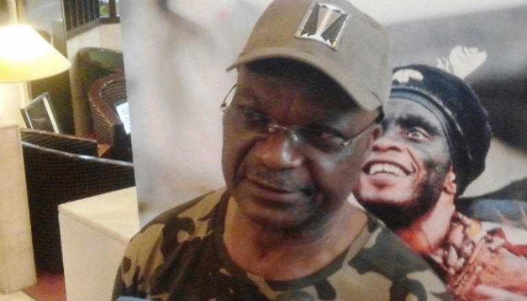 Colère: Roger Milla rabroue Serge Branco qui réclame à Paul Biya une gratification pour les héros de Sydney