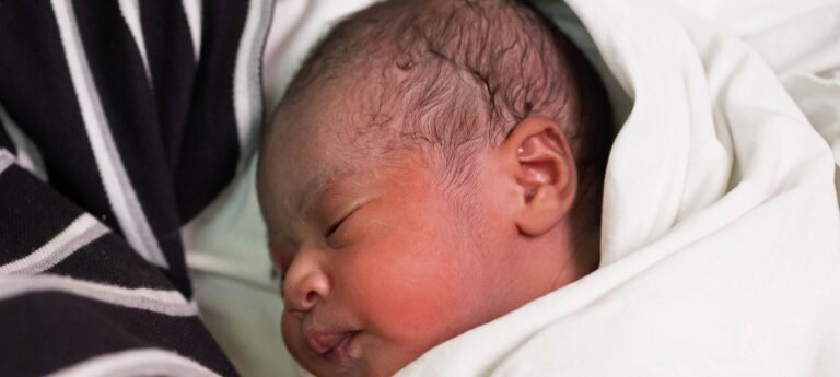 Ouest/ Bafoussam: Une fille de 32 ans jette un bébé dans une fausse