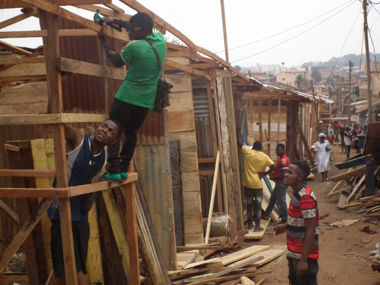 Cameroun/Ouest ; Bafoussam  Aménagement des espaces marchands  Grincements de dents autour de la reconstruction du marché B