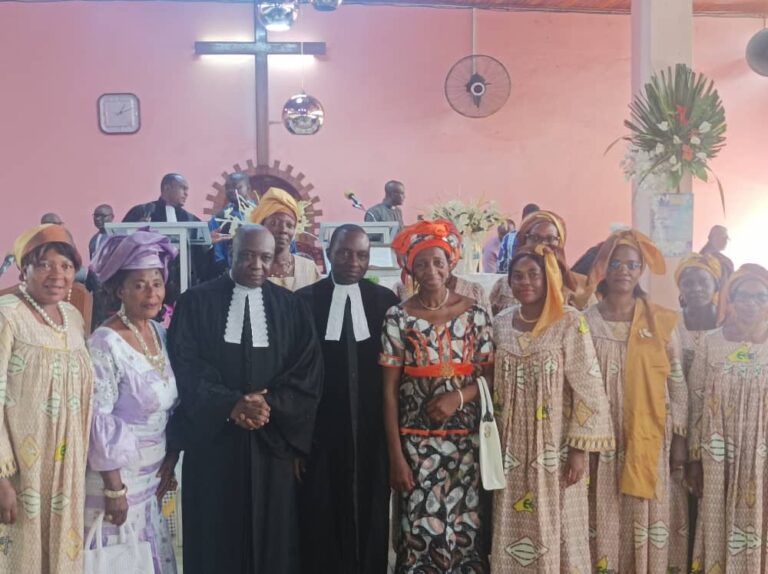 Religion / Douala Installation du Pasteur Henri Mbatzin